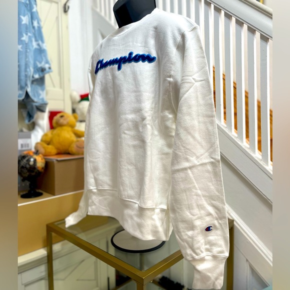 NWT Unisex Size Medium Champion Reserve Weave Chenille Logo Print Sweater White - Picture 6 of 13